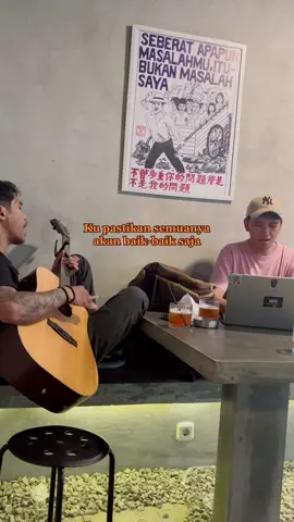 Kehilangan memiliki banyak lapisan, dan rasa sakit menuntut untuk dirasakan. #dewa #dewa19 #once #oncemekel #ahmaddhani #arilasso #duasejoli #cover #coversong #guitar #singing 