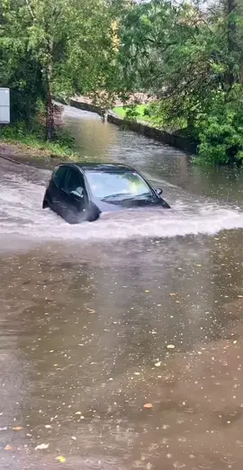 How it’s done…😅😎 #FYP #Ruffordford #Notts #CitroenC2 #Citroen #french #rivercrossing #fordcrossing #satisfying #satisfyingvideo #wow #waves #crazy #splash #BENGREGERS (Youtube: BENGREGERS)