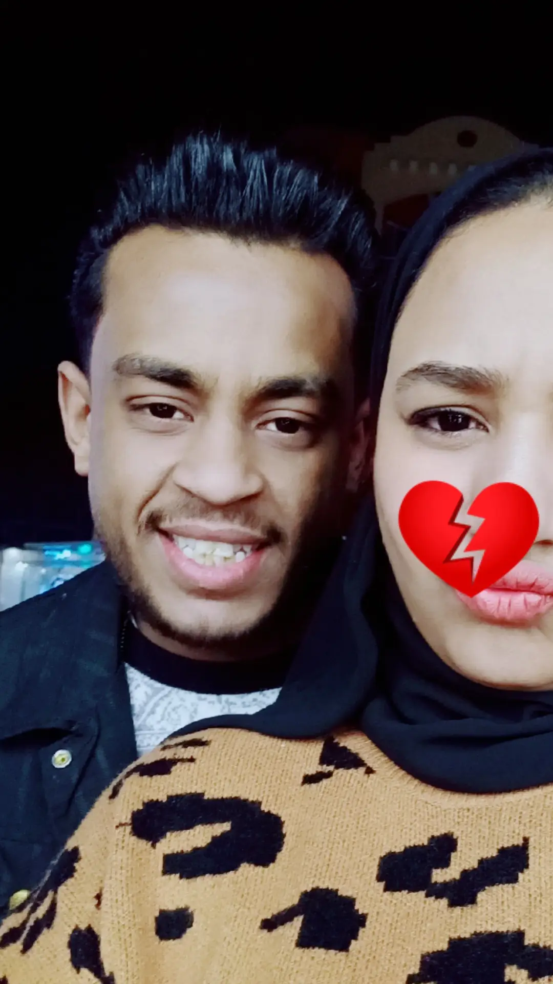 اخي لا يضاف الي قائمه الغائبين  مهما طال غيابه اخي حاضر في كل الأشياء اخي باقي ما تبقي لي من العمر أخي في حديثي وصمتي ودعائي  رحمك الله بقدر ما تمنيت لقائك  وبقدر ما اوجعني فراقك💔