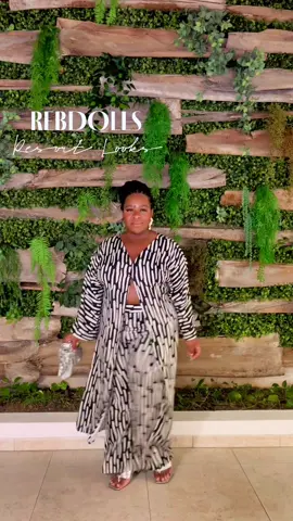 ✨POV: You are on a well deserved vacation and you are the best dressed on the resort. 🏝️ ☀️ 😎 @REBDOLLS You can shop all of these looks @rebdolls in the link in my bio. Full Rebdolls haul now LIVE on U2be.