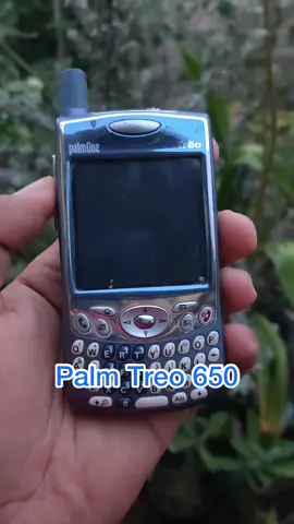 e aí pessoal no vídeo de hoje vamos rever mais um smartphone muito legal. O Palm Treo 650#celular #tecnologia #smartphone #Tech #oldphone #vibedodia #nerd #trending #foryou #viral #fyp 