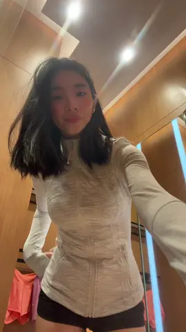honey see you looking at meeeee