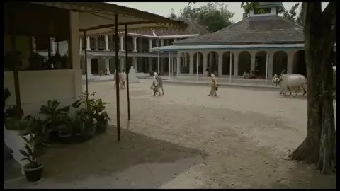 Semua orang yang melawan penjajah itu pahlawan, tidak ada yang lebih berjasa dari yang lain, kalaupun ada yang melupakan jasa mereka juga tidak mengapa, karena Allah menjanjikan tempat yang sebaik-baiknya bagi para syuhada. Kh.Hasyim.Asy'ari#fyp #xybca #HistoryTime #kemerdekaan #indonesia 