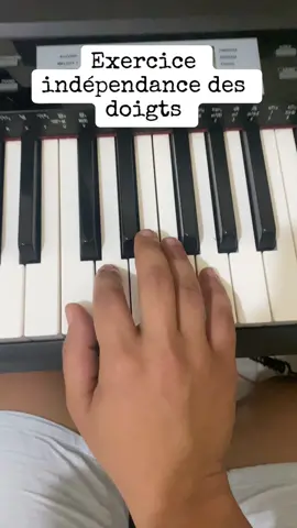 Exercice indépendance des doigts 🫶🏻 #exercice #piano #classique #difficile #pratique #technique #exersisechallenge #doigts #pianiste 