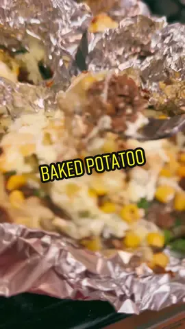 Turkish stuffed Baked potato 🍽️🥔 #fyp #foryoupage #saima_i #fypシ゚viral #fypシ #foodtiktok #fyppppppppppppppppppppppp #baked #bakedpotato #tutsak #tutsaklaraozgurluk #food #fy #Love #tiktok #fypsounds 