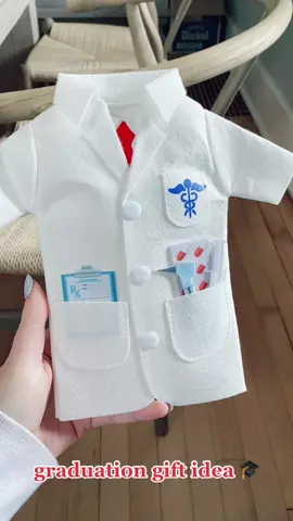 If this isnt the cutest thing youve ever seen idk what is 😂🥂 #graduation #paschool #medicine #gradgift #graduationgift 