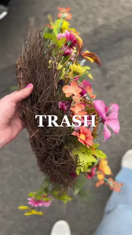 🗑️✨🌈Potenial is right in front of you… #trash #trashtotreasure #thrift #thrifted #thrifting 