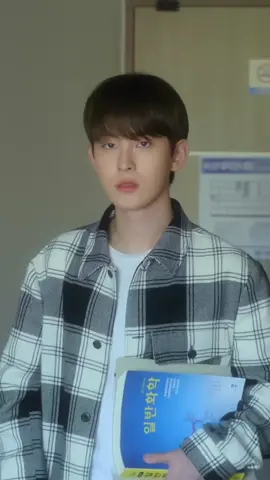 hyunsik wajahnya cocok bgt main drama ga si🥺🤍 Yuk cus nonton di YouTube Xodiac!#hyunsik #xodiac 