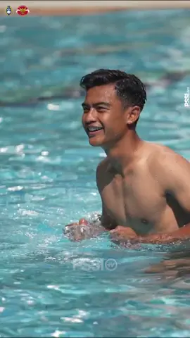 Tangan sama leher nya belang🤩@Pratamaarhan 