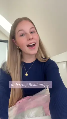 verliefd op de items van @Fashiontiger !!🤩