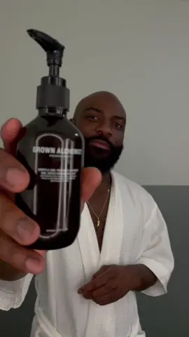 Men deserve great skin too - let me show you my secrets Facewash @grownalchemist Mask @Kiehl’s Since 1851  rare earth Toner @Grown Alchemist  Facial oil @ELEMIS  #skincare #blackmensbeard #blackskincareroutine 
