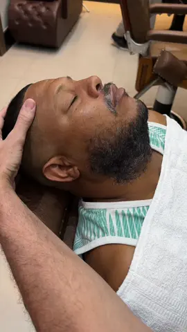 Como fazer barba #barba #barbeirosbrasil #Barbeiros #barbershopconnect #barbado 