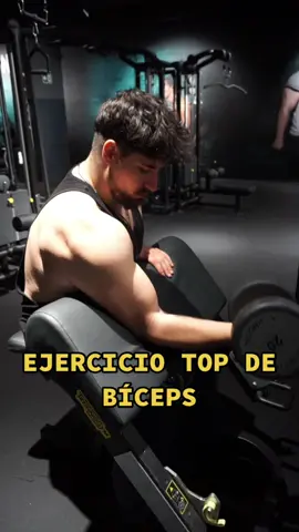 EJERCICIO TOP DE BÍCEPS: Curl predicador unilateral Qué otros ejercicios quieres que te expliquemos en F4D? #biceps #bicepsworkout #bicepscurls #bodybuilding #bodybuilder #Fitness 