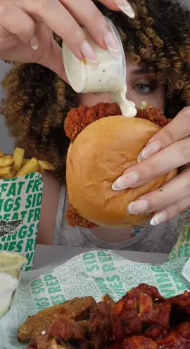 Wingstop burger🍔💯 #asmr #wingstop #mukbang #fyp #viral #asmrfood #eatingsounds #FoodLover #foodporm #foodies #asmrsounds #wingstopuk #wingstopburger 