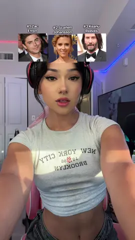 Im going live on twitch 💜 playing Resident Evil :)