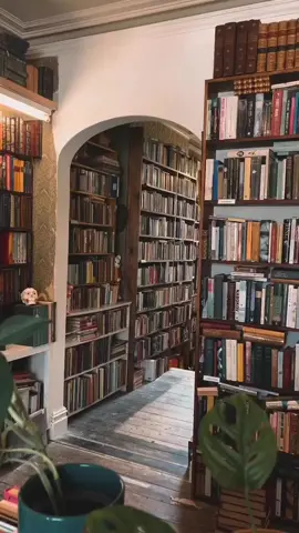 Babushka Books…📚📚📚 #england #bookworm #uk#BookTok#books#booklover#travel #Love #reels#bookish #book @buysandreadsbooks  