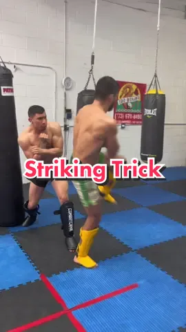 🚨Pay attention is very simple and it worls 🚨  This is very tricky way to throw the spinning back fist ir elbow                    You have to be fast 💨  •Throw a heavy switch kick to the body to get his attention there . •Fake it and use the momentum to sping and throw your fist  #fyp #foryou #foryoupage #viral #mmafighter #ufcfighter #striker #strikking #muaythai #CapCut 