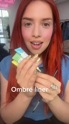 Ombre liner #blueombre #greenombreliner #blushbabes #makeuptutorial #makeupartist #makeup 