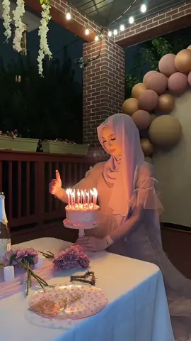 dream come true🥂🧺 #17 #birthday #pintrestaesthetic #fyp #muslim #hijabi #modestfashion #dancingqueen #inspo #picnic 