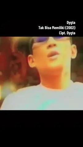 Persembahan Jiwa adalah album musik solo perdana dari grup band asal Indonesia, Dygta, yang dirilis pada tahun 2002. Sumber: Wikipedia #dygta #dygtaakutakbisamemiliki #musikindo #musikindonesia #musik2000an #musikjadulindonesia #musikjadulviral #musikjadulindo #lagu2000an #lagunostalgia #lagukenangan #lagulawas #lagujadulindonesia 