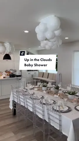 The Suprise 🥹 La sorpresa 💕 #surprisebabyshower #babyshowerideas #upinthecloudsbabyshower #upintheclouds #oncloud9 #fyp #fy #DIY #partyplanning #surpriseparty 