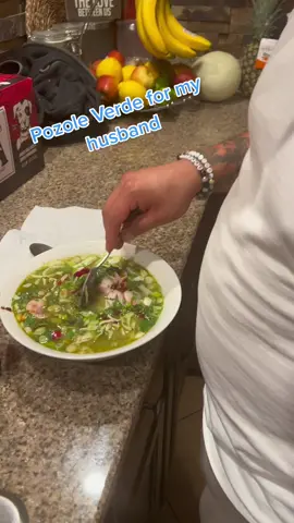 #fyp #whenyoucook #cooking #Foodie #pozole #verde #pollo #chicken #greenpozole #mexican #mexicantiktok #Recipe #recipesoftiktok #recetas #caldo #food #soup #aftolatina #cookingformyhusband  