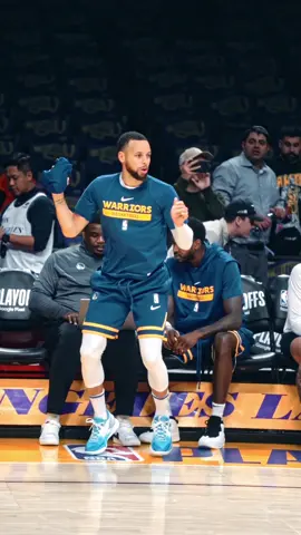 QB1 Steph locked in 🏈 #stephencurry #stephcurry #warriors #goldenstatewarriors #dubnation #nbaplayoffs #NBA #klaythompson #draymondgreen #nbaphotographer #nbavideography 