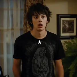 HANDS UP ! ★ #rodrickheffley #diaryofwimpykid #diaryofwimpykidedit #rodrickheffleyedit #devonbostick #fy #foryou #viral #2000s #rodrickrules 