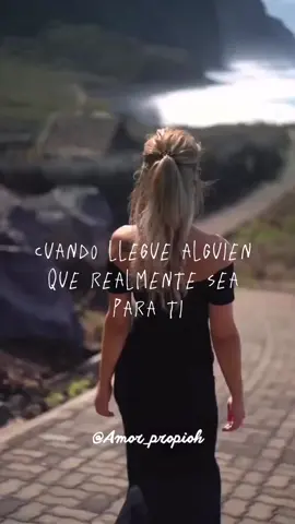 Cuando llegue alguien … 👣⭐️ #loqueesparatisera #todollega #todoasutiempo #todollegaensumomento #conexionesincreibles #paz #sinmiedos #sindudas #enamorada #elamordetuvidaerestu #sepaciente #almagemela #saberesperar #valdralapena #reelsdeamorpropioh #reelsinstagram #instareels #amor_propioh #amorpropio#frases #consejos #textos
