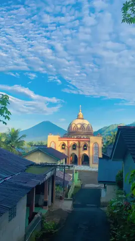 Tanah Kelahiran (JL. KM.Roni, Tobong Pesantren 01/04, Tunjungmuli, Karangmoncol, Purbalingga). #santri #purbalingga #viewalamindonesia #indonesia🇮🇩 #wonderfulindonesia #gunungslamet3428mdpl 