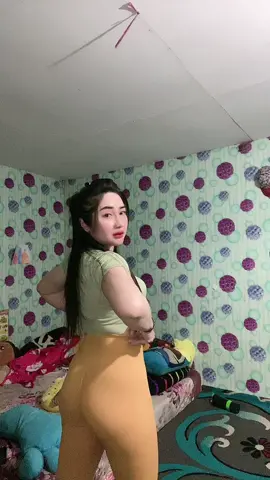Ayo dipilih2 outfit yg aku pakai kak🤗🤗🤗