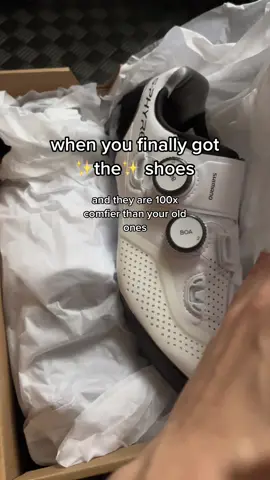 The stiffness of the sole is just 😮‍💨🤌 #cycling#cyclist#mtb#mtblife#fietsen#shimanosphyre#xc#cyclingshoes#offroad#cyclinggirl#shimano#bikegear#femalecyclist