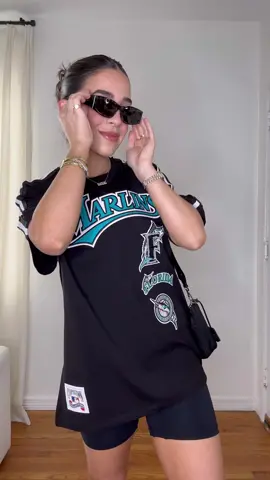 Let’s choose an outfit for the @Miami Marlins game ⚾️ all the team items featured are available in-store #makeitmiami #marlins #miamimarlins #marlinsgame #mlboutfits #loandepotpark 
