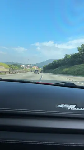 Sinta-se dentro de uma #ferrari #458 #italia com escapamento #secretweapon #v8 