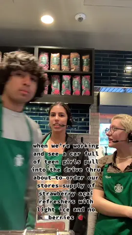 mango dragonfruit is top tier!! #starbucks #barista #fyp #starbucksbarista #funny #strawberryacai #starbucksgirls #starbuckspartner #strawberryrefreshers 