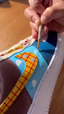 Which one would you wear? 😍  @dpcustomsmx  #art #artist #custom #customshoes #painting