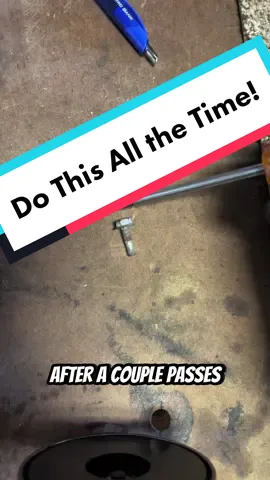 Tool Trick to try yourself!! #carguys #mechanic #mechanictips #carguythings #tooltips #tools #fyp 