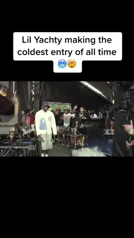 That entry of Lil Yachty on Coffin was crazy 🤯🔥 #lilyachty #concert #crowd #festival #coffin #entrance #liveperformance #livemusic #liverap #rap #music #livesession #lit #live #rapper #singing 