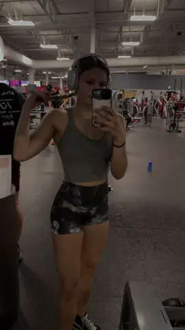 never satisfied : /  #gymgirlshit #healthylifestyle #cleangirlaesthetic #fitnessjourney #workoutroutine #fitnessjourney #workoutroutine #gymtransformation 