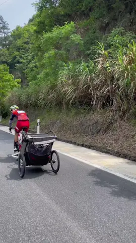 When you have a baby.  And you  like ride bicycle  #carbonfiberebike #mtbfreeride #mtblover #babybike #babybalancebike #babycargobike#mtbflyproject #xcrider #xcbike #learnvideo