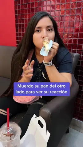 Muerdo su pan del otro lado para ver su reacción #trend #viral 