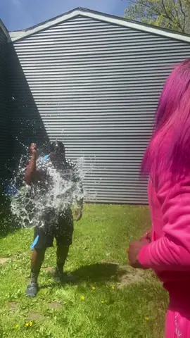 It just water 😂😂 #fyp #funny #waterballoon #prank #couplecomedy 