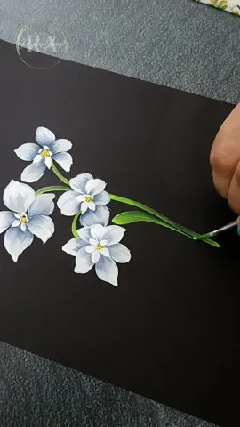 Beautiful Brush Strokes 🟡 #fyp #foryoupage #roundbrush #flowerpainting #whiteflowers 