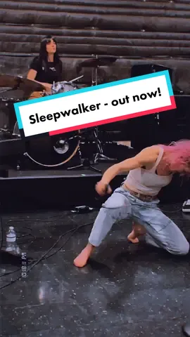 Is this real life? #hookedlikehelen #sleepwalker #soberlife #recoveryispossible #evanescence #pinkhair #girlband #womeninrock 