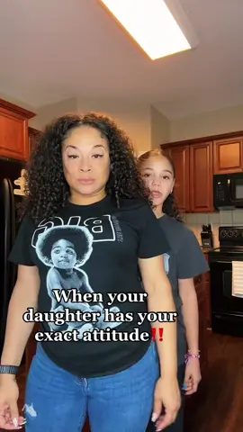 Like mother like daughters 😂 #MomsofTikTok #momlife #momanddaughter #minime 