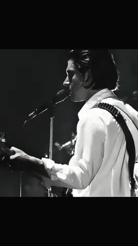 Do I Wanna Know? #arcticmonkeys #all_arcticmonkeys #alexturner #jamiecook #matthelders #nickomalley #arcticmonkeyssong #viral #song #fypシ #arcticmonkeyslive 