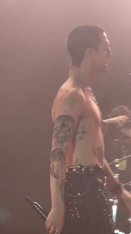 #loudkidsontour #loudkidstour2023 #maneskintour #maneskintour2023 #maneskinpolska #foryoupoland #foryouukraine #damianodavid❤ @Måneskin #perte #må #damianodavidedit 