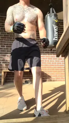 #workout #bloodsweatrespect #underarmour #Outdoors #punchingbag #boxing 