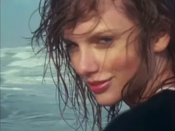 Good morning, here’s Taylor’s “home video” for Rolling Stone :) #swifttok #taylorswift #swiftie #swifties #taytok #rollingstone #beach #fyp #fypシ #foryou 