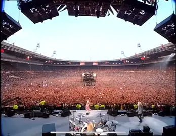 Paradise City - Live Freddie Mercury Tribute 1992 - Guns N' Roses @Guns N’ Roses  @Slash #90srock #rock #fyp #fyp* #fyf #live #guitar #slash  #gunsnrose #axlrose #epic #concert #lespaul